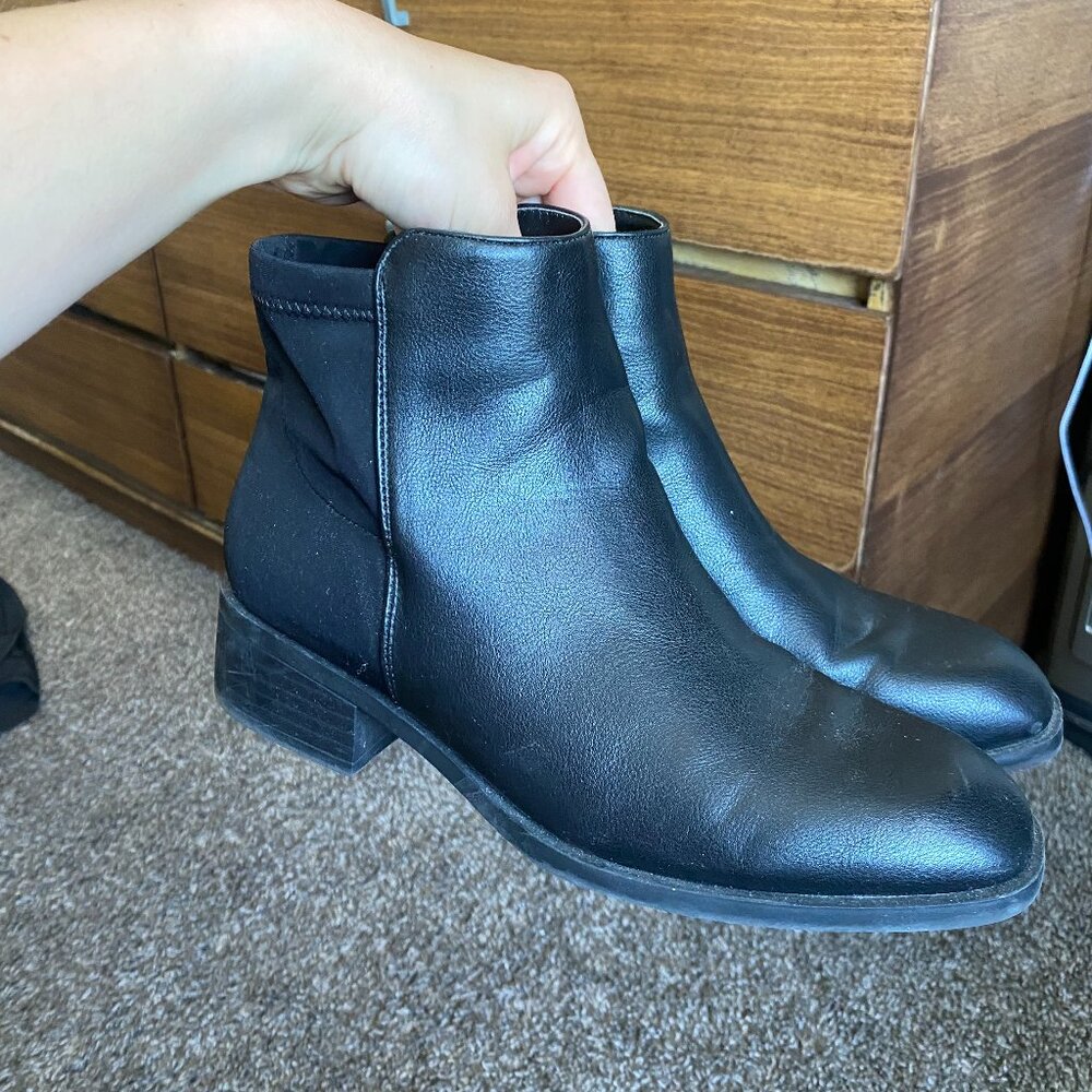 Black leather JustFab Booties